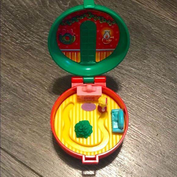 Vintage Polly Pocket ‘93 Bluebird, Christmas Dance - Picture 1 of 6